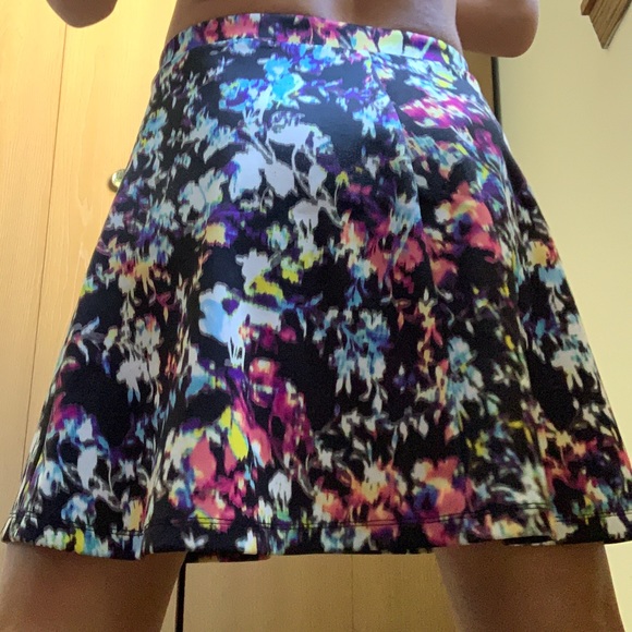 Summer Flare/Skater Skirt Blurry Floral Pattern - Picture 5 of 5